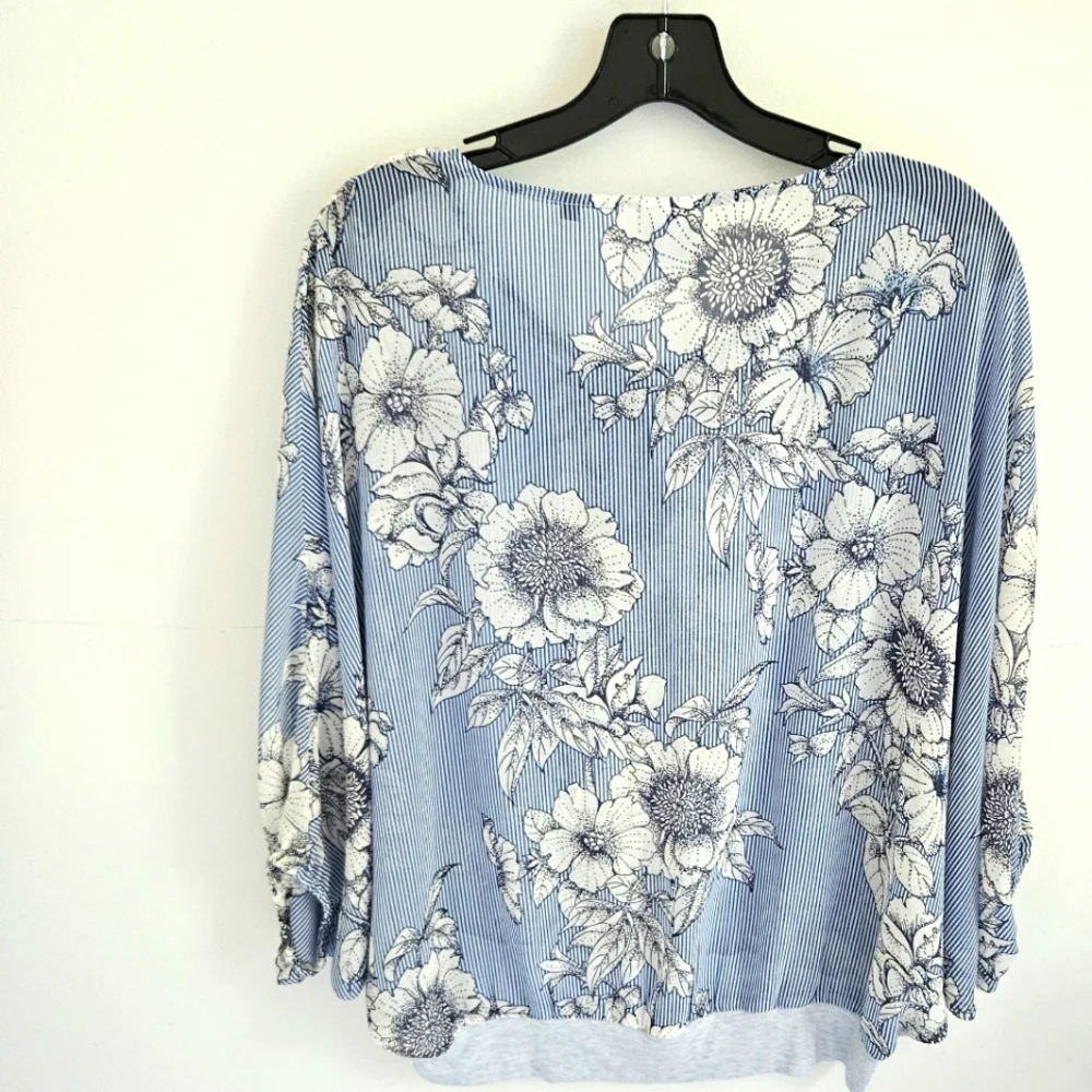 Cabi blue floral pullover blouse #5387 - Picture 4 of 8
